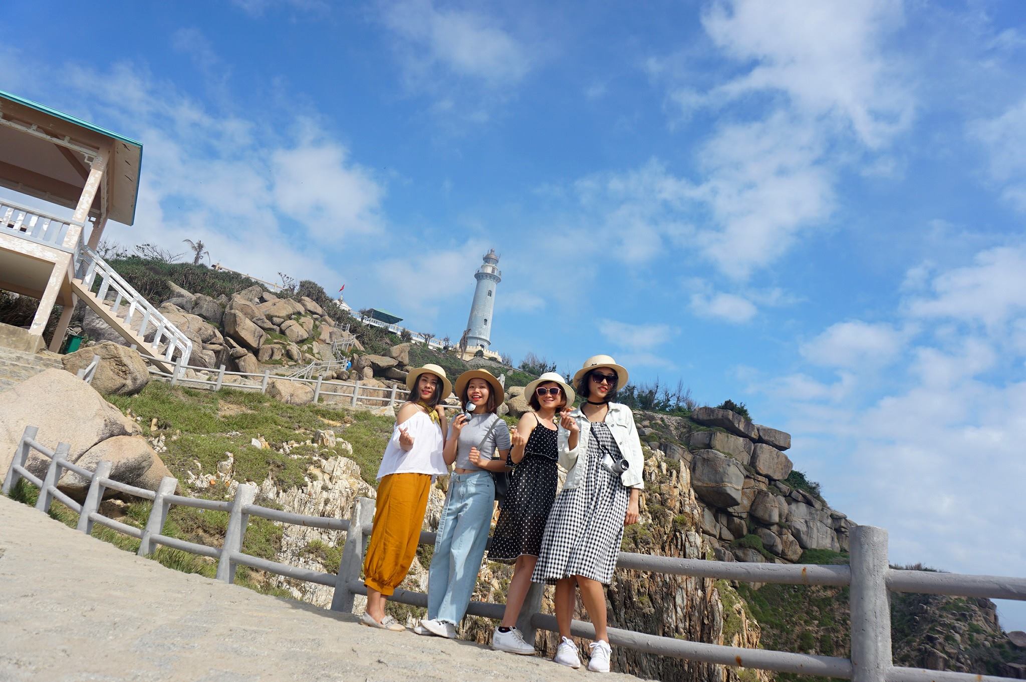 Combo Quy Nhơn 3 ngày nghỉ dưỡng ở FLC 5 sao chỉ từ 2,8 triệu đồng cho 02 người